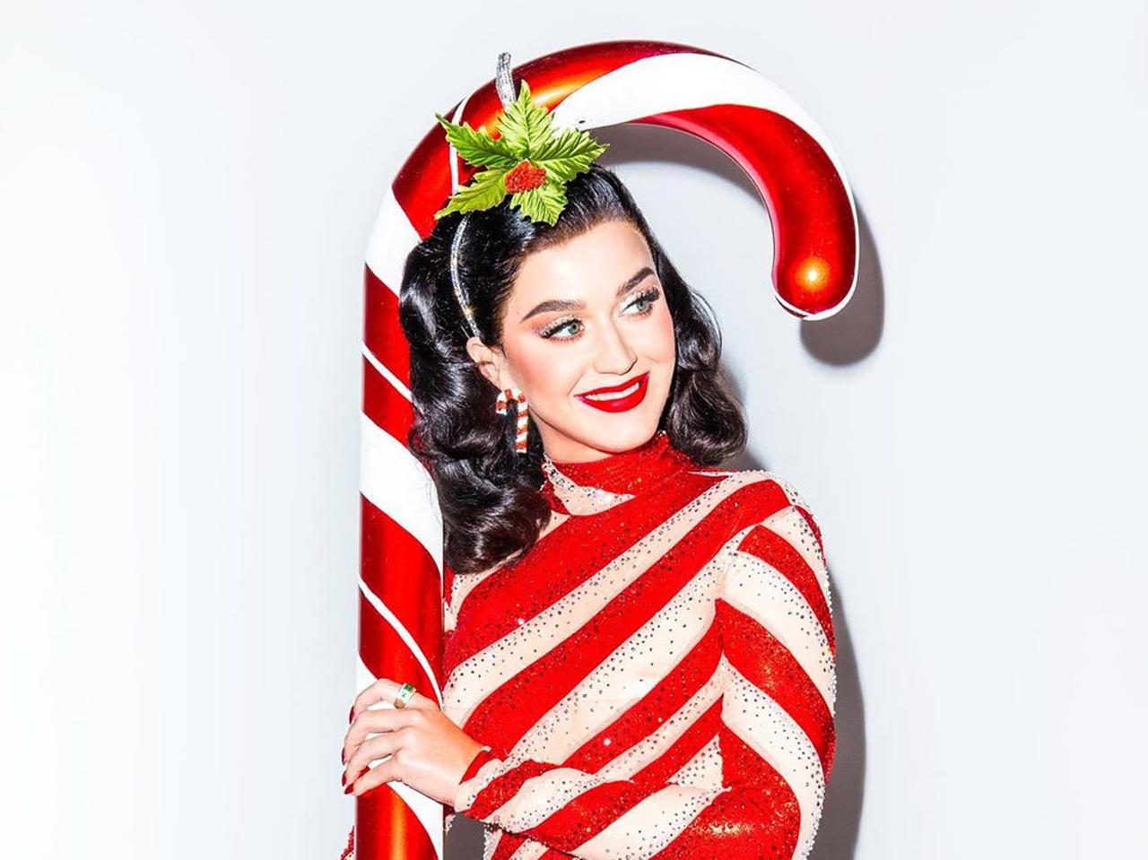 ケイティ・ペリー、ムード満点の「クリスマスメイク」がSNS映え確実