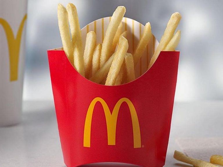 マクドナルド柄のファッションアイテム、予想外に「目立たない」デザインで好評に