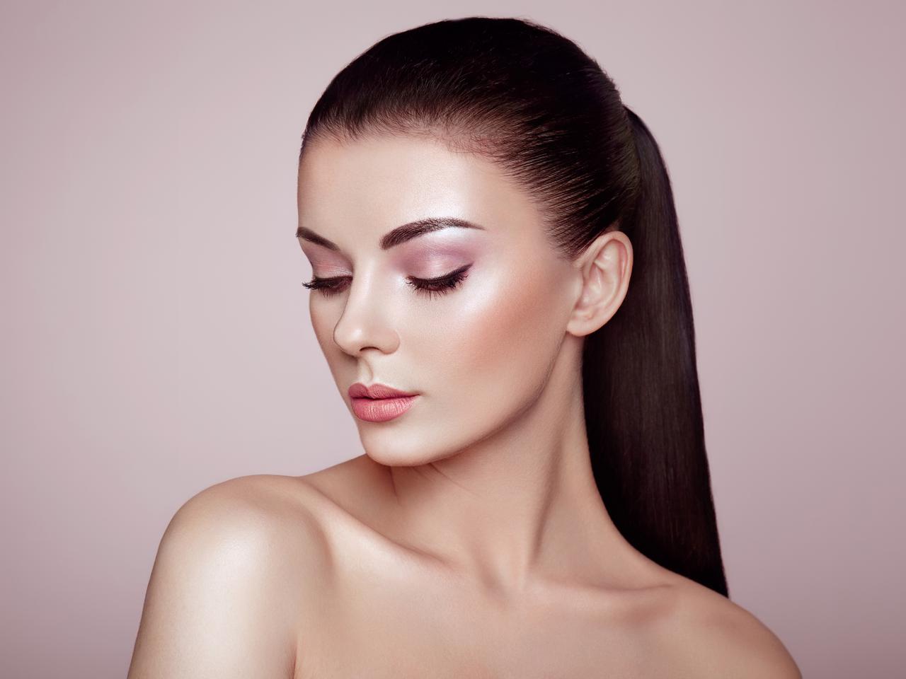 ハイライトは使わない!パリジェンヌが教える「ツヤ肌メイク」の方法