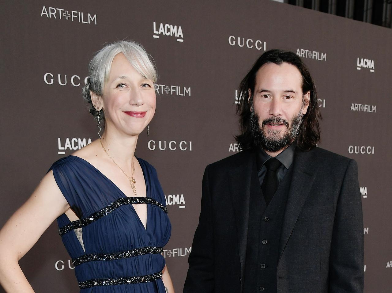 キアヌ・リーブスの20年ぶり恋人、「白髪のままでいる理由」に全女性へのメッセージ