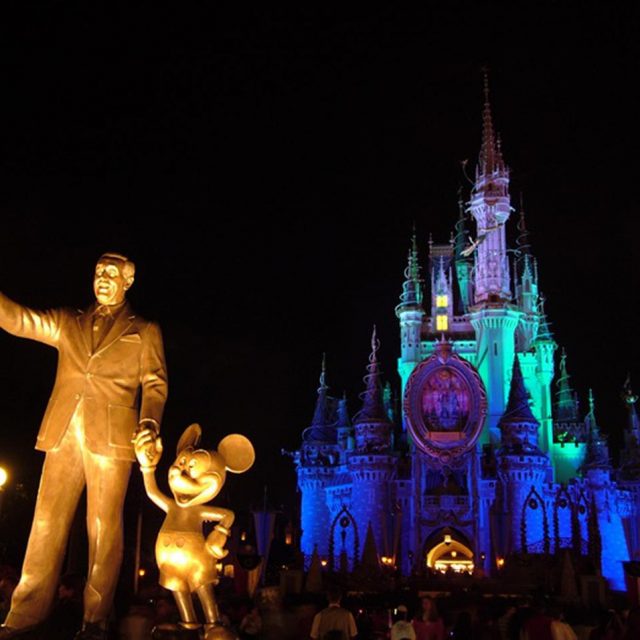 ディズニーランド、通りすがりの客にキャストが放った「ひと言」が強烈すぎる