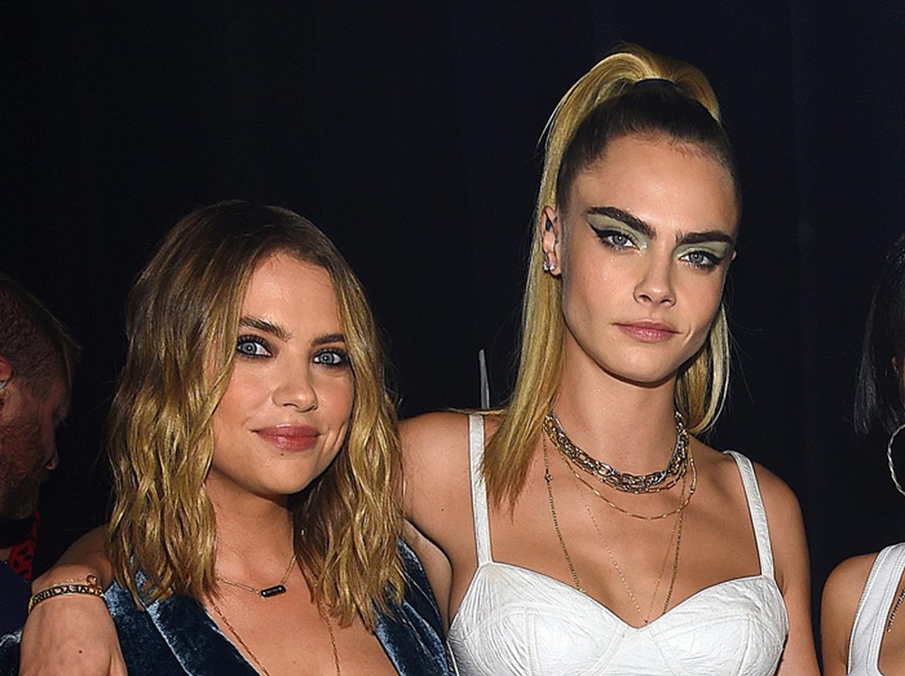 カーラ・デルヴィーニュ、恋人アシュレイの誕生日にサプライズで「夢」を叶える