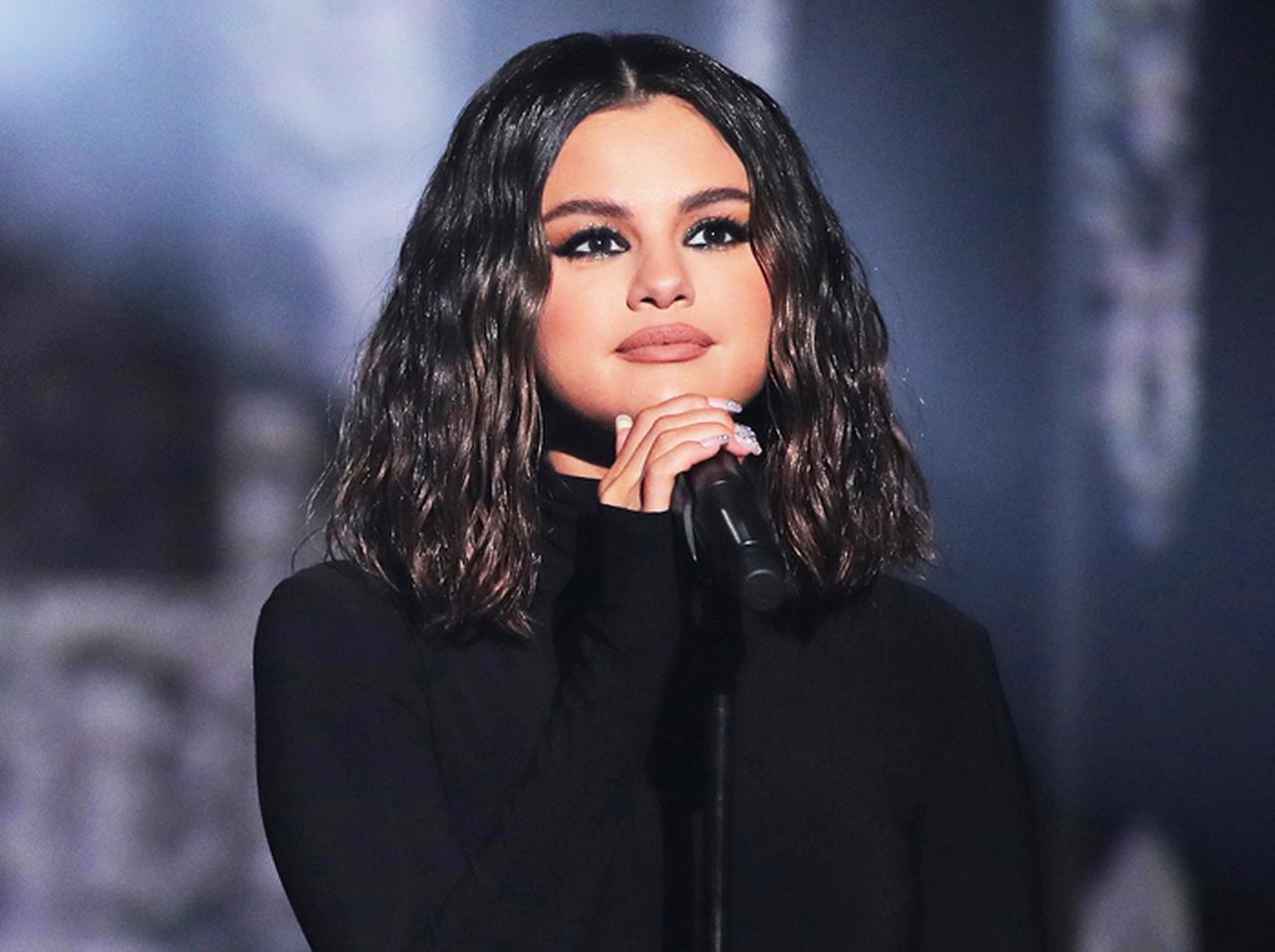 セレーナ・ゴメス、新アルバムのタイトル&トラックリストが発表！極秘試聴会も開催