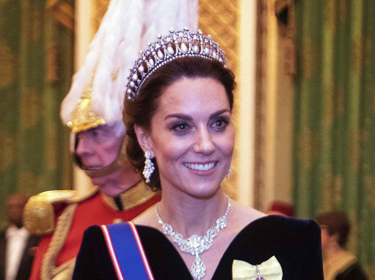 英国王室キャサリン妃、ダイアナ妃とモナコ公国グレース・ケリーの合わせ技でファンを魅了