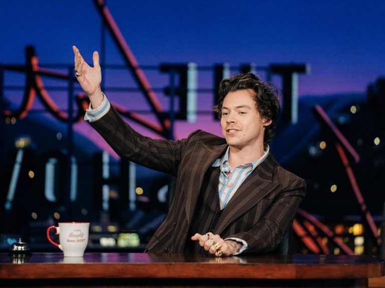 ハリー・スタイルズ、元カノが18歳で「乳首」を初解禁した時の話に興味津々