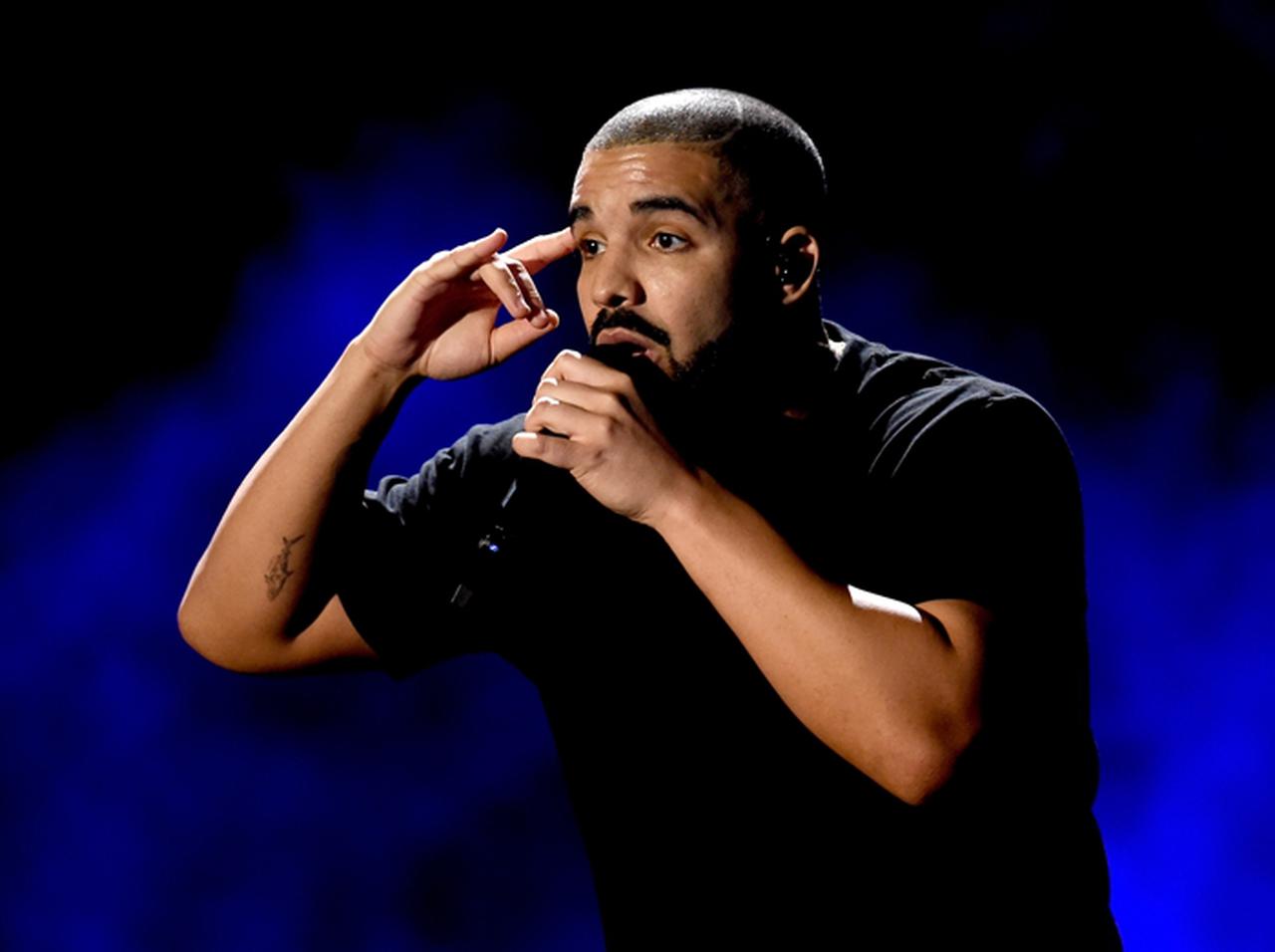 ドレイク、警備員に「誰」と聞かれたときの『表情』が絶妙