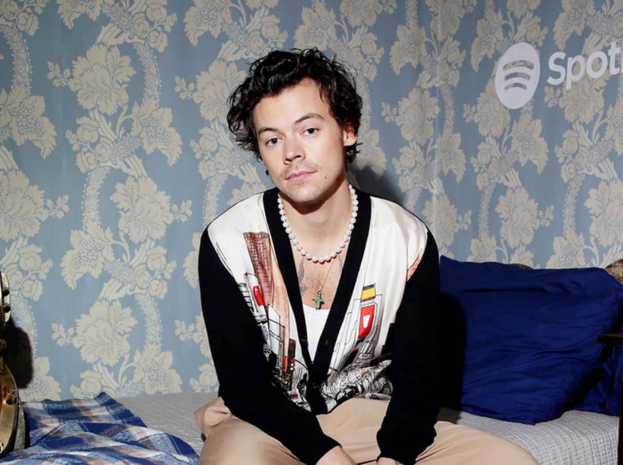 ハリー・スタイルズ、日本滞在中に「米津玄師」と異文化交流