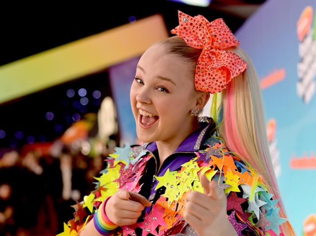 16歳人気YouTuber、家の中に「セブン-イレブン」コーナーを設ける