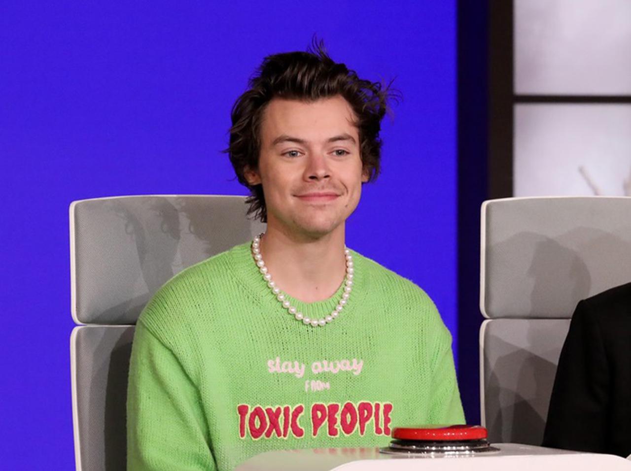 ハリー・スタイルズ、女性の体で好きな部位から初キスの年齢まで「17の質問」に答える