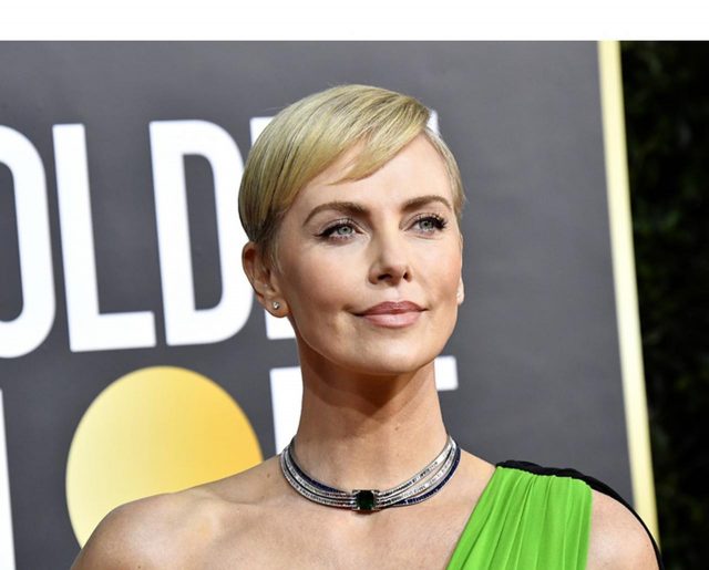 シャーリーズ・セロン、「挑戦」したドレスを選んだ裏側をスタイリストが明かす【ゴールデン・グローブ2020】