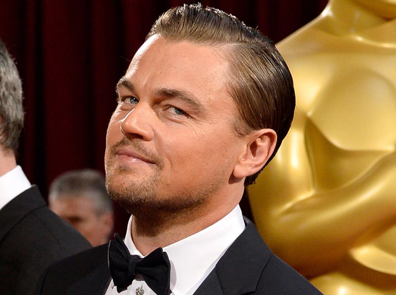 レオナルド・ディカプリオ、『ワンハリ』名シーン顔負けの「陽気なダンス」が激撮