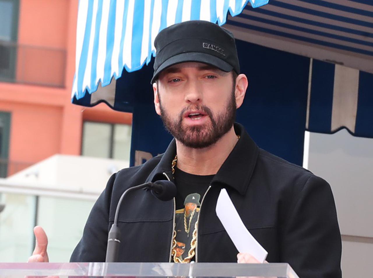 エミネム、50セントのために珍しく公式イベントに登場！エミネムらしい貴重なスピーチ