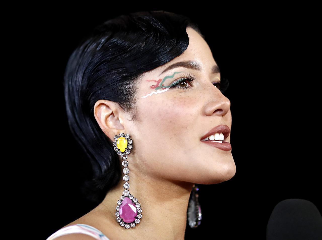 ホールジー、最新アルバム『Manic』発売記念イベント生配信が決定