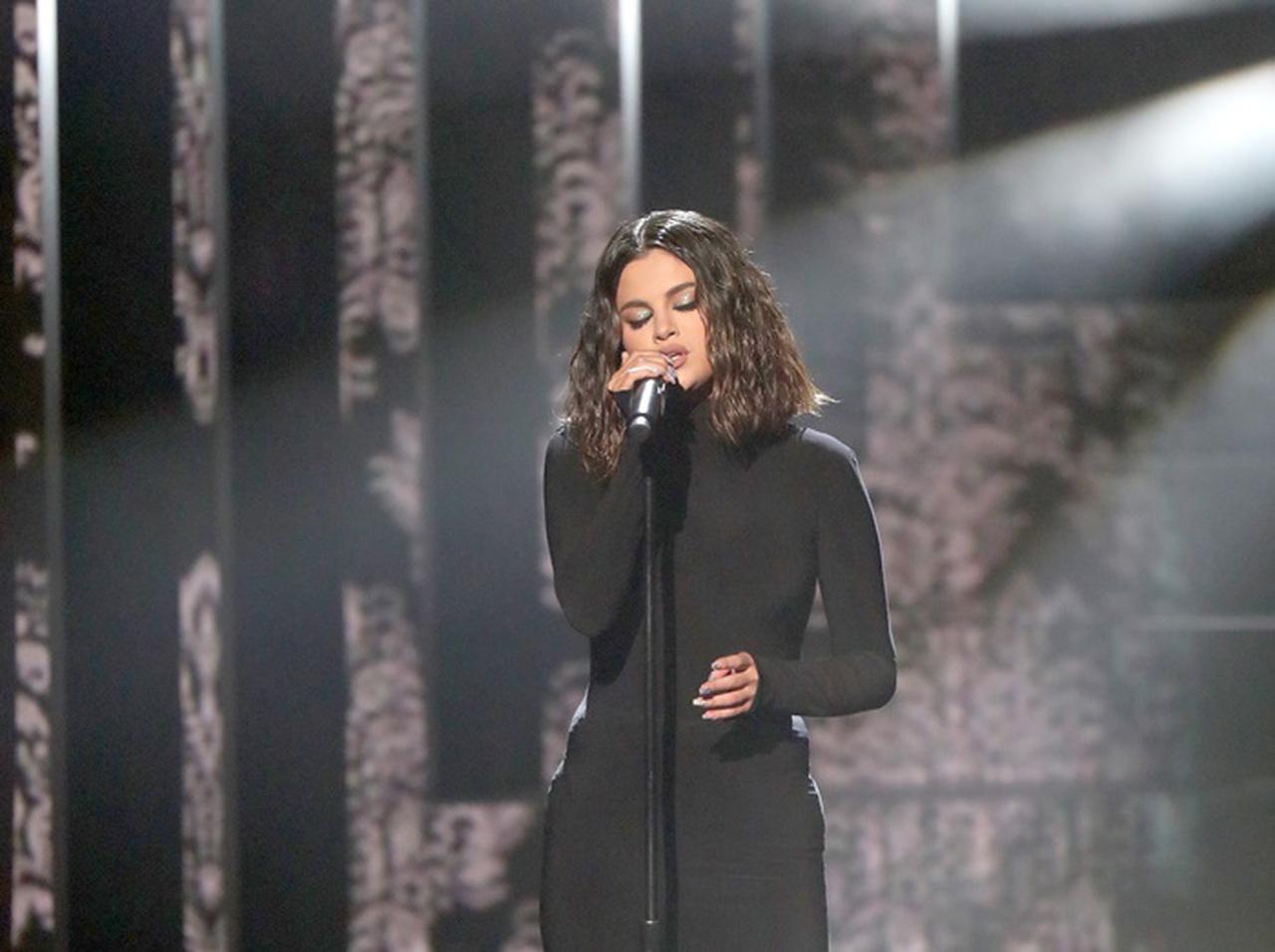 セレーナ・ゴメス、新アルバム『レア』の制作は「悪夢」だった