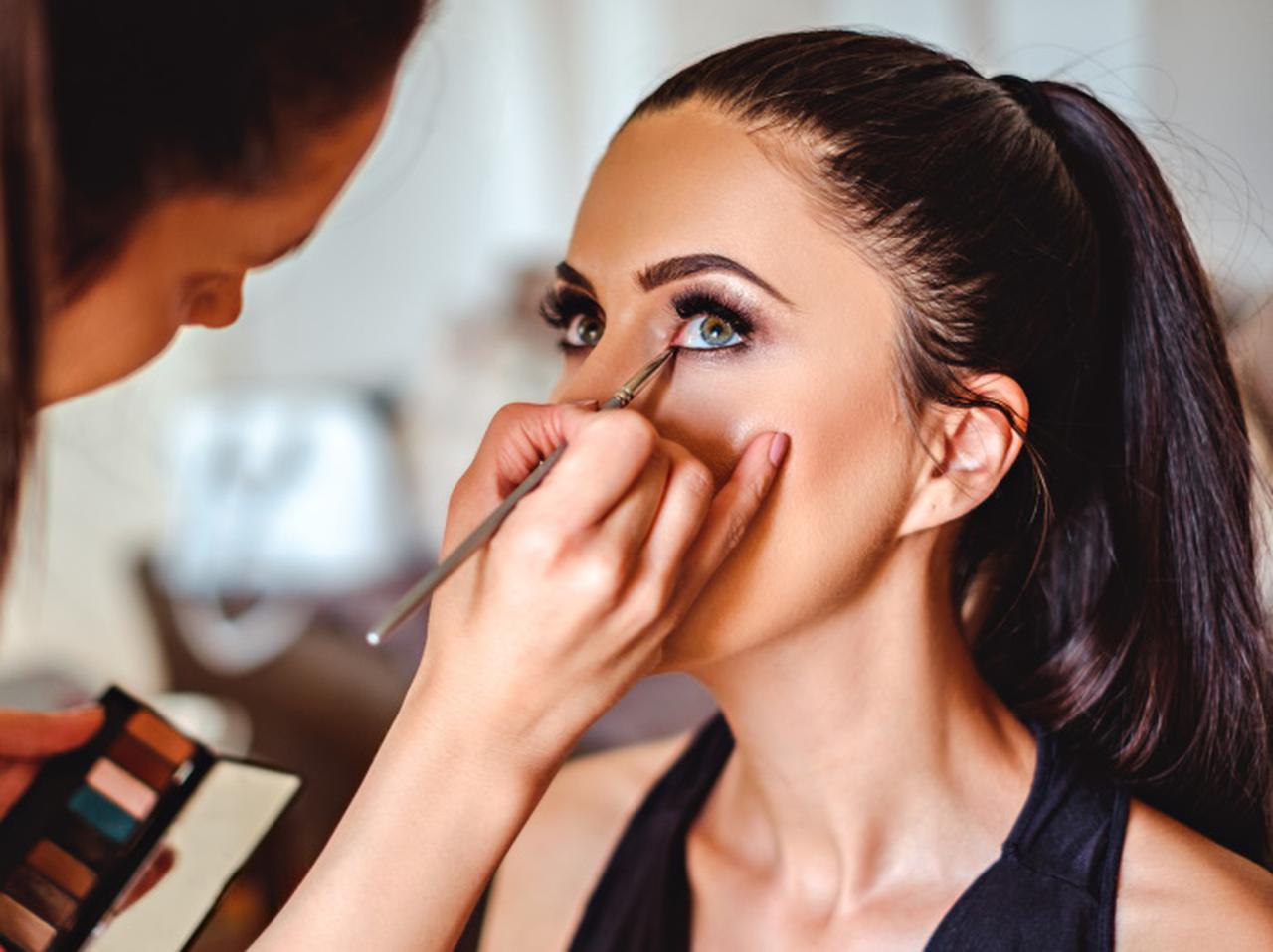 「アイラインが消えた」を防ぐ、プロがあえて描き足している場所とは?