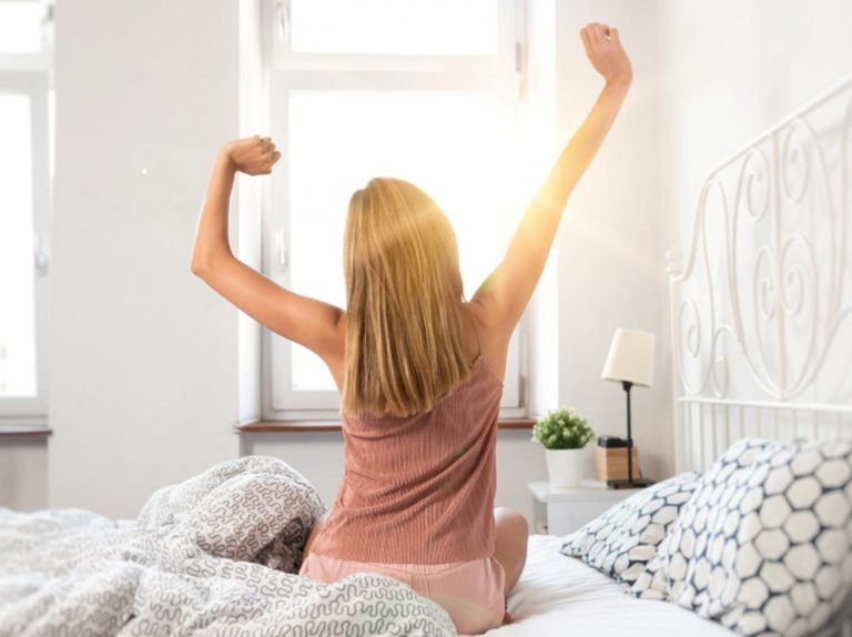 良い睡眠と目覚めのコツ！世界一ホットな女性が実践する方法とは？