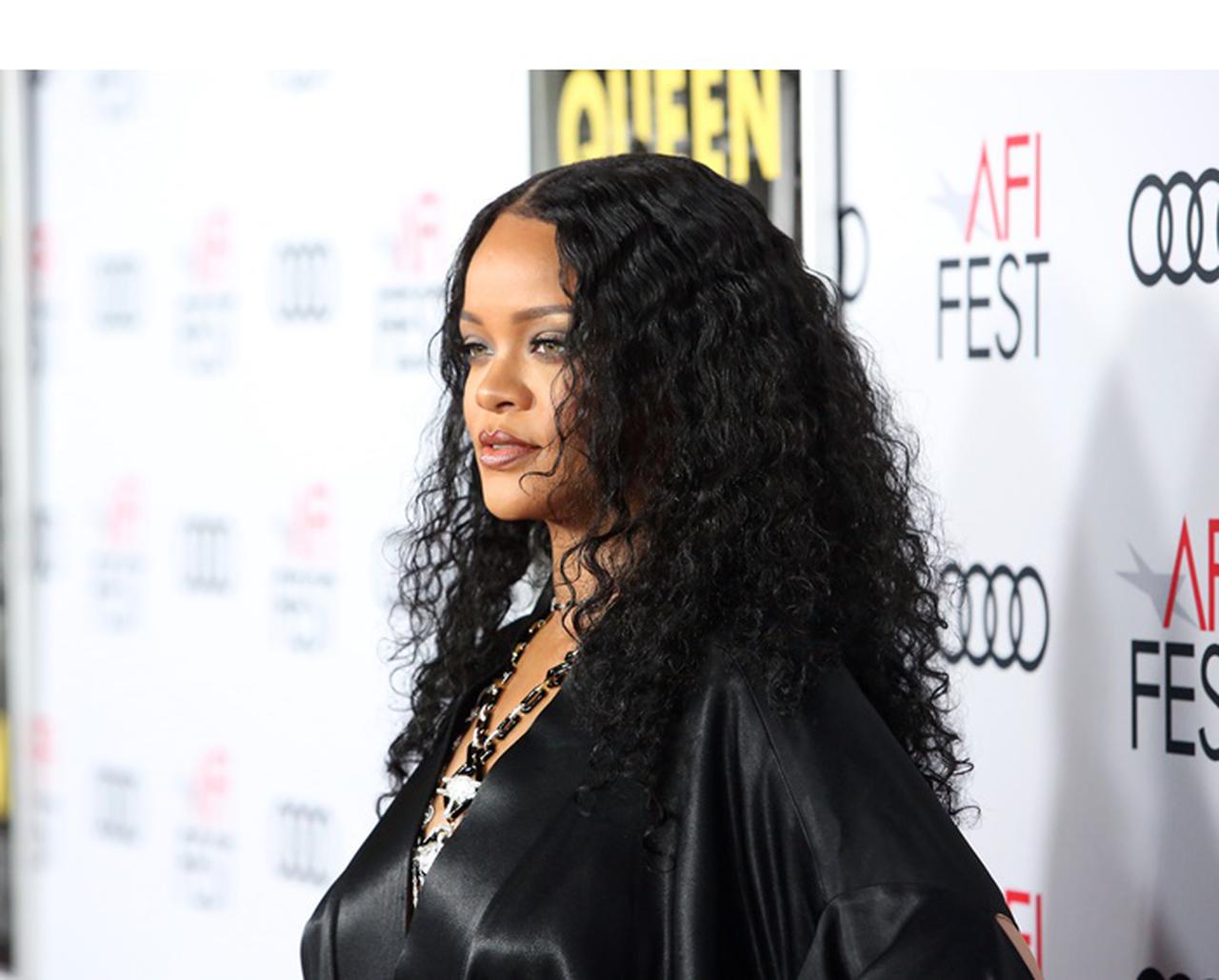 リアーナが大富豪の恋人と破局か？破局報道の当日に“ある男性”と過ごす