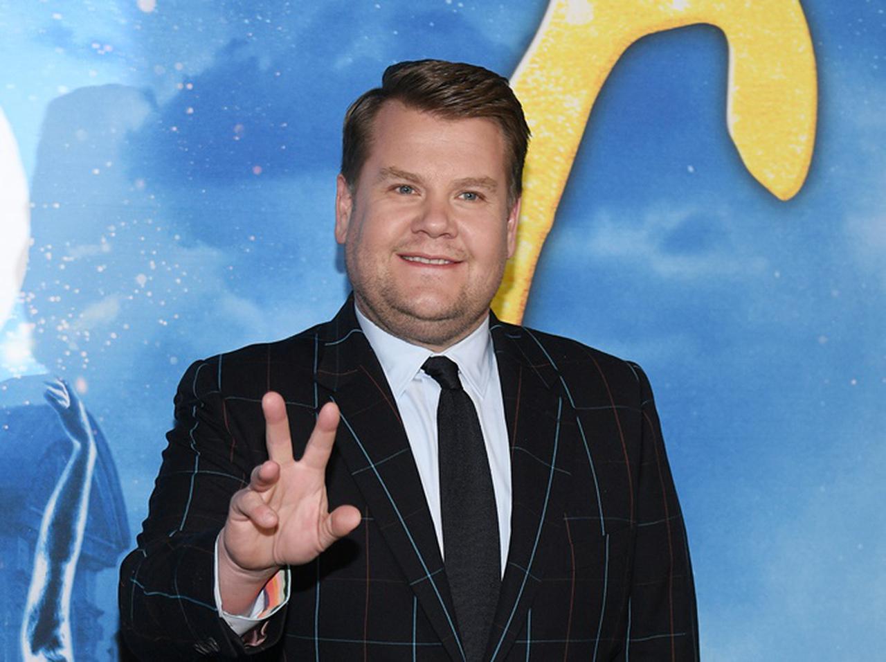 『キャッツ』ジェームズ・コーデン、スーツを着る時は「補正下着」で体形カバー