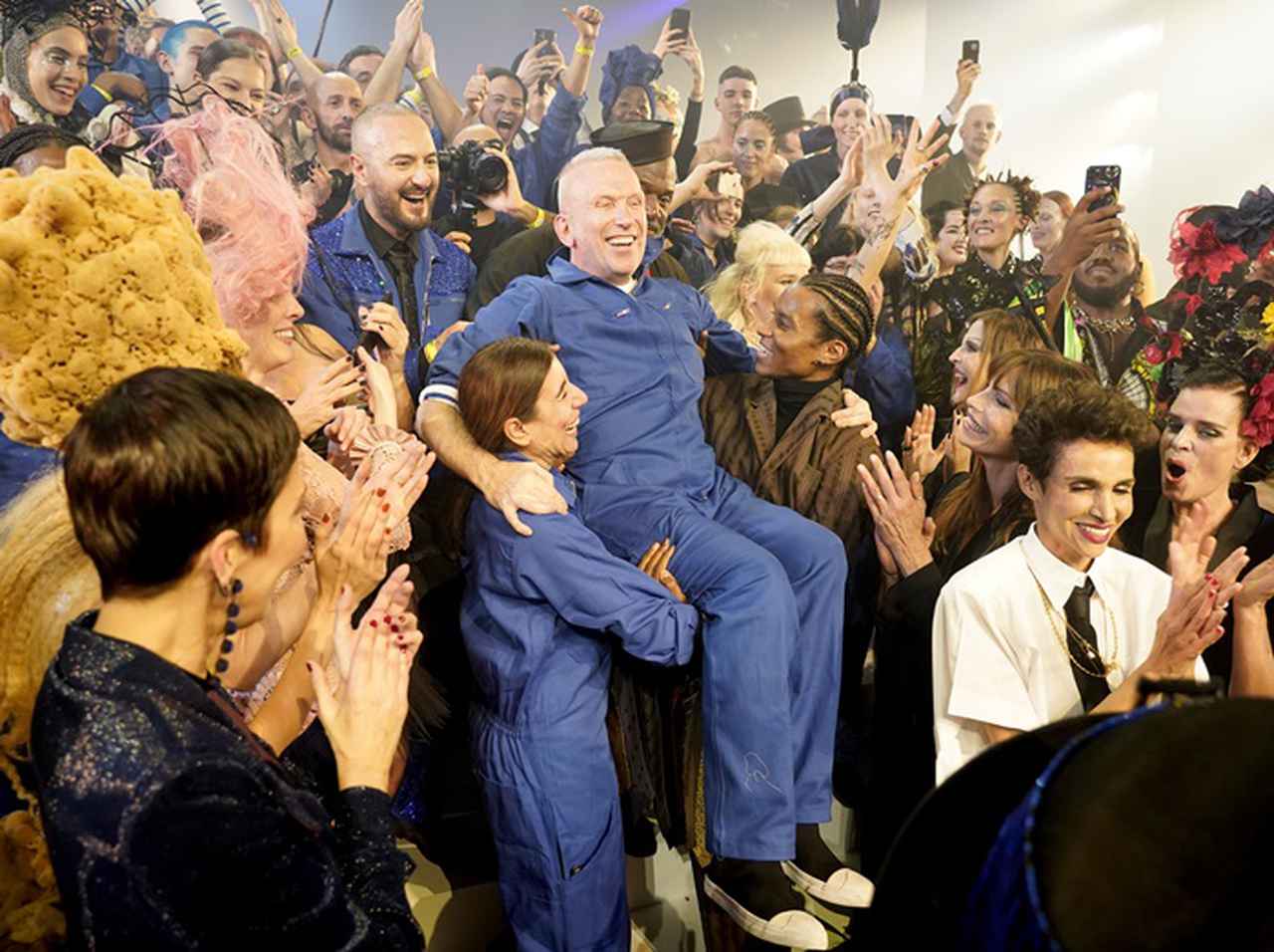 パリス・ジャクソン、引退表明したジャンポール・ゴルチエのショーでモデル復帰