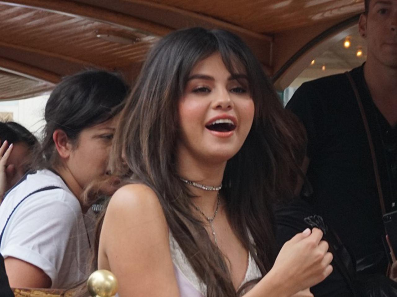 セレーナ・ゴメス、「発売前のアルバム」がすでに店頭に並ぶ