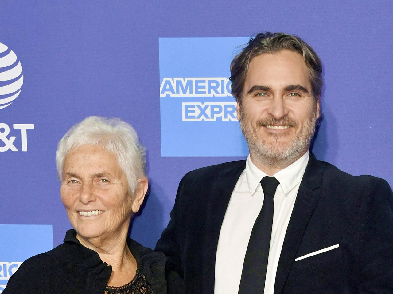 ホアキン・フェニックス、所属していたカルト団体「神の子供たち」を振り返りバッサリ