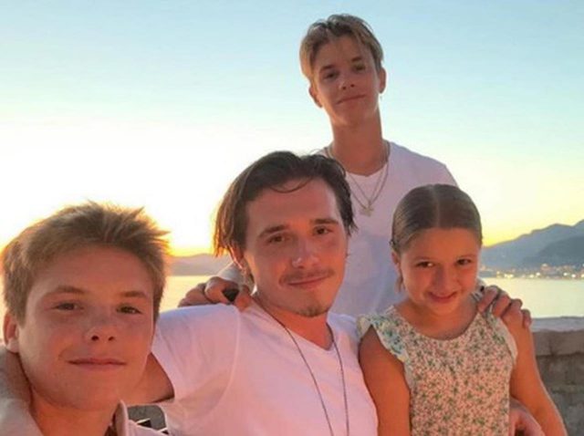 ブルックリン・ベッカム、「家族愛」溢れる新タトゥーを指に入れる