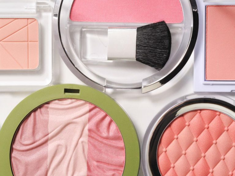 チークでもう失敗しない！プロが明かす避けたほうがいいチークや塗り方とは？