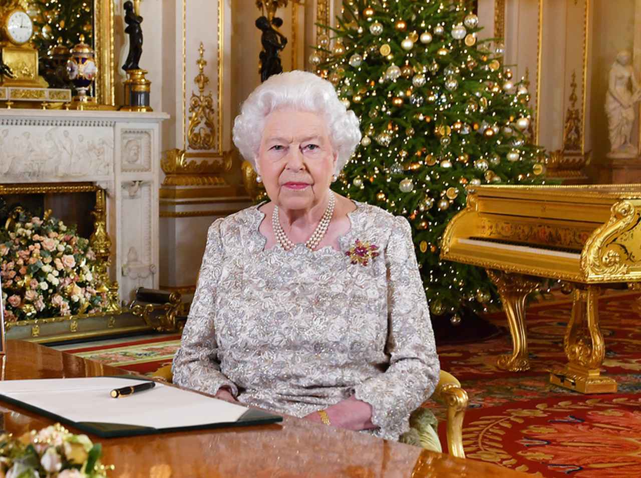 エリザベス女王、2月までクリスマスツリーを片付けない「理由」がせつない…