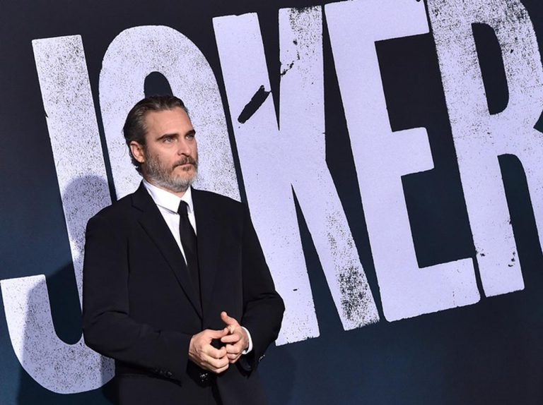 『ジョーカー』ホアキン・フェニックス、婚約者をうっとりした表情で見守る姿にキュン【ゴールデン・グローブ】