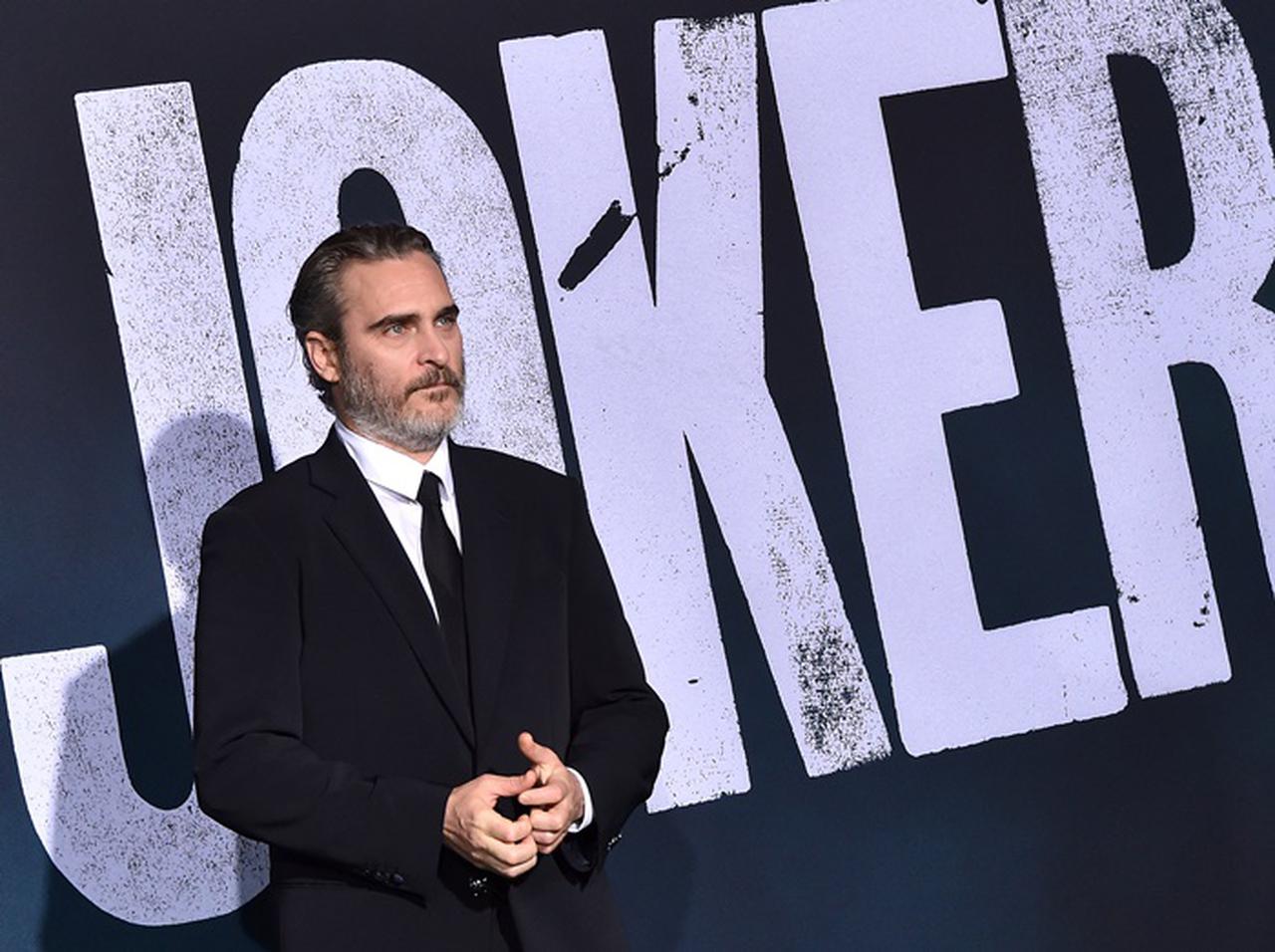 『ジョーカー』ホアキン・フェニックス、婚約者をうっとりした表情で見守る姿にキュン【ゴールデン・グローブ】