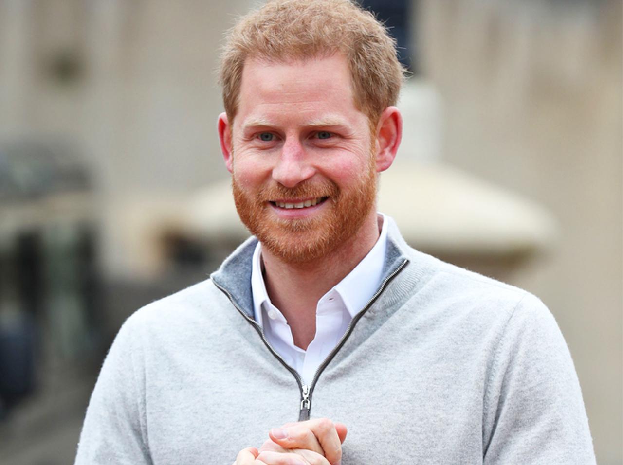 ヘンリー王子、王室離脱後の職は「何でも屋」？地下鉄内のシュールな広告がバズる