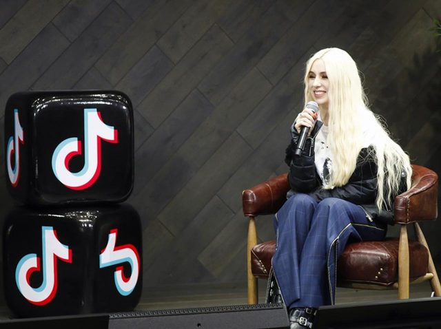 TikTok再生回数6億超！エイバ・マックスが初来日、生配信の裏で“日本愛”さく裂