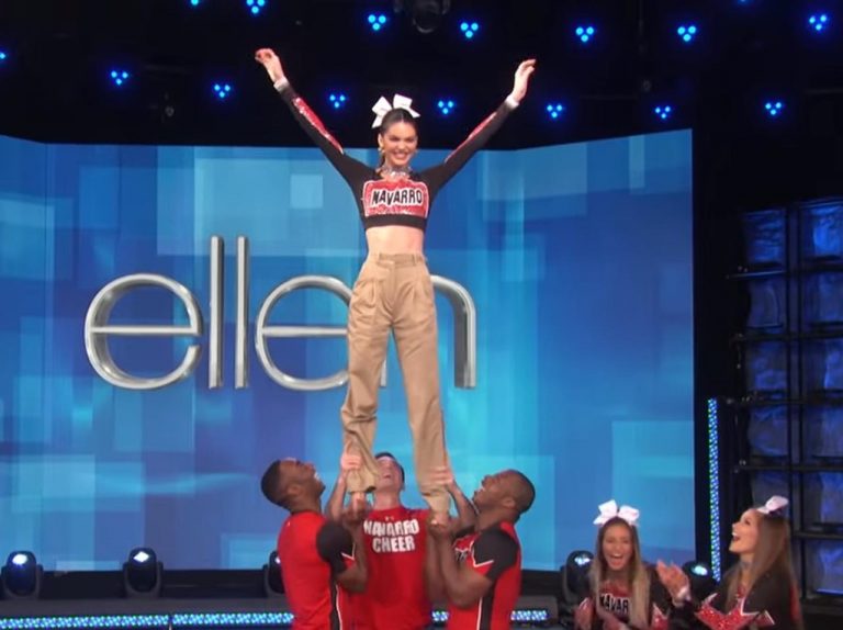 元チアリーダーのケンダル・ジェンナー、久しぶりにチアリーディングに挑戦！