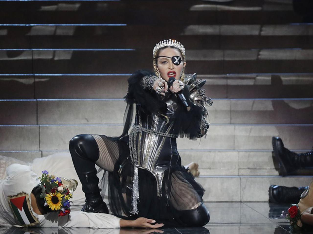 マドンナがコンサート開始45分前に急遽キャンセル、「ひざの痛み」訴えていた