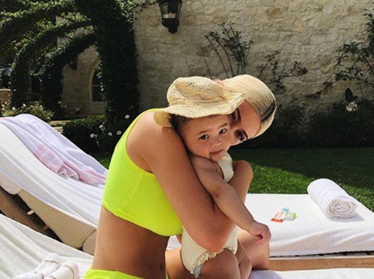 カイリー・ジェンナー、2年前の妊娠中の貴重写真を公開