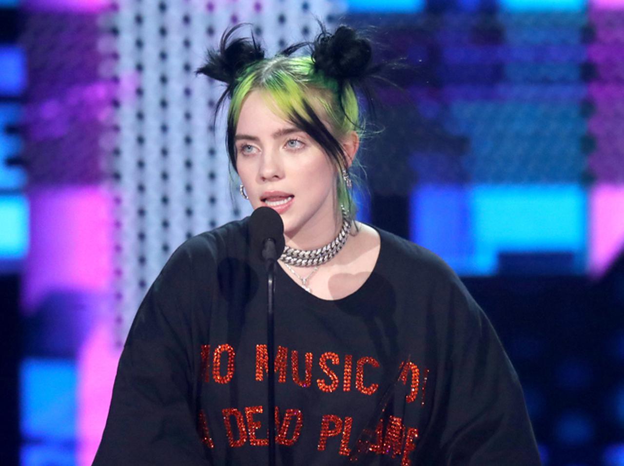 ビリー・アイリッシュ、『007』新作主題歌の制作＆歌唱を発表