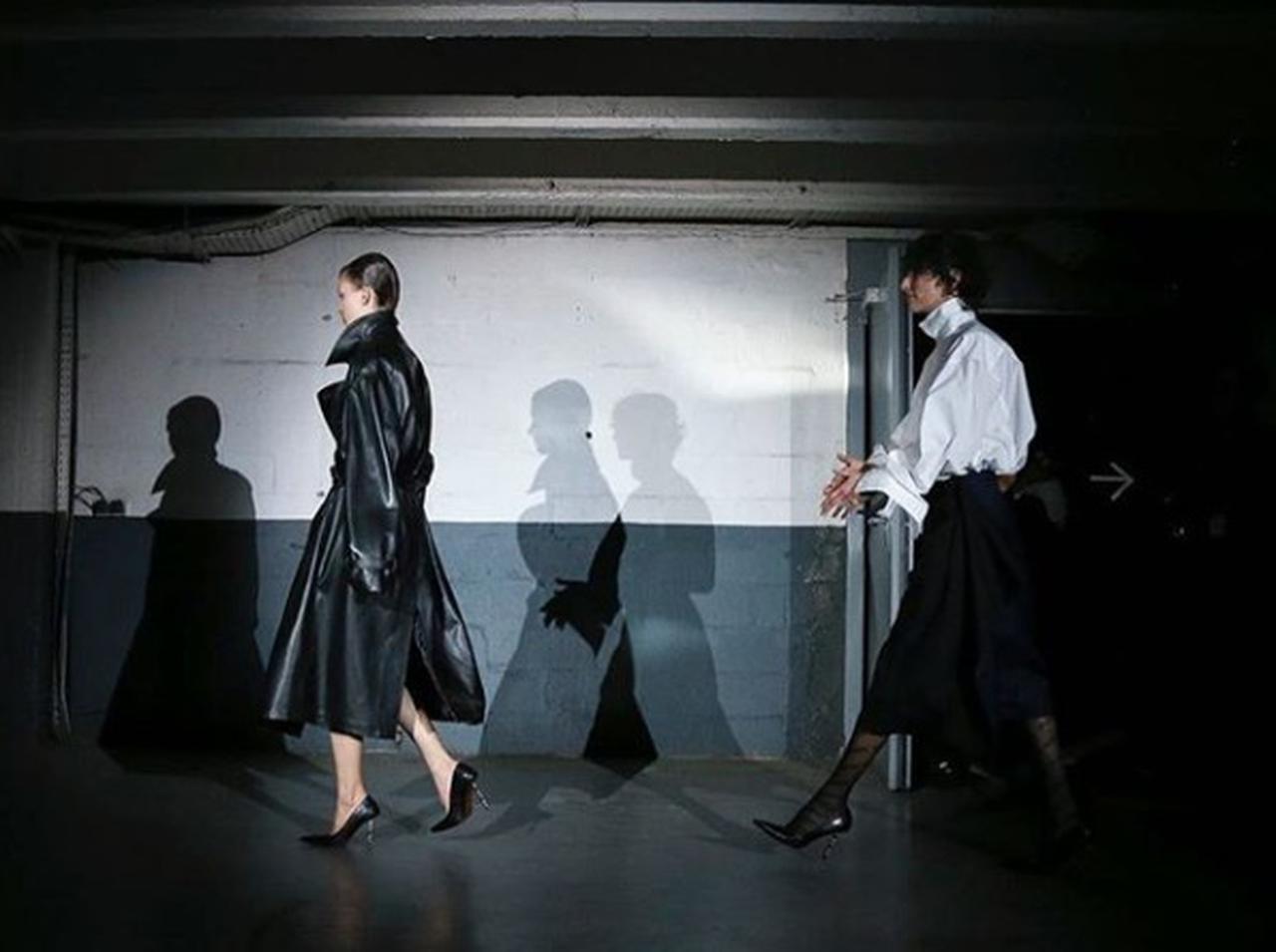 ヴェトモン（Vetements）、パリコレのランウェイに「そっくりさん」起用で現場混乱