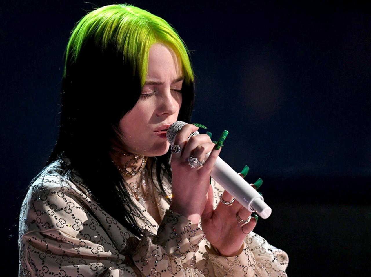 ビリー・アイリッシュ、人生初グラミー賞のパフォーマンスで「兄弟愛」を見せつける【グラミー賞】