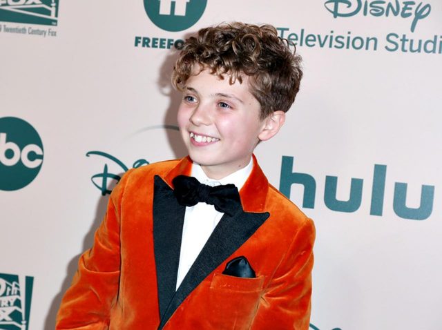 12歳ローマン・グリフィン・デイヴィスの衣装が『キングスマン』そっくり！【ゴールデン・グローブ】