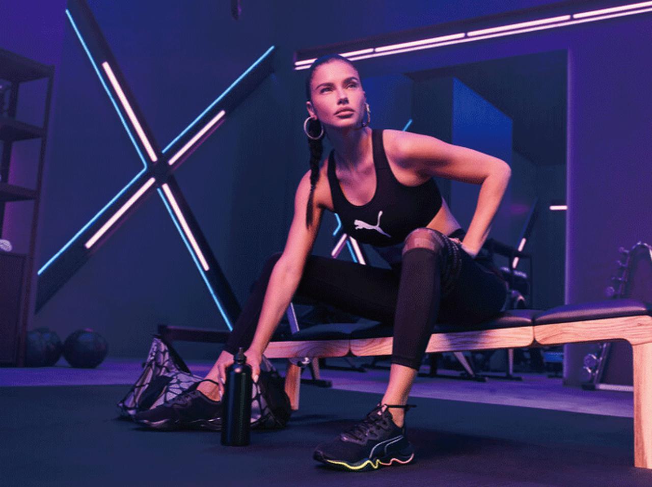 トップモデルのアドリアナ・リマが履くプーマの新作スニーカー