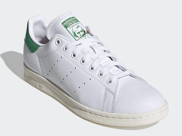 アディダス、バレンタイン限定「スタンスミス」に今年は“愛”の文字