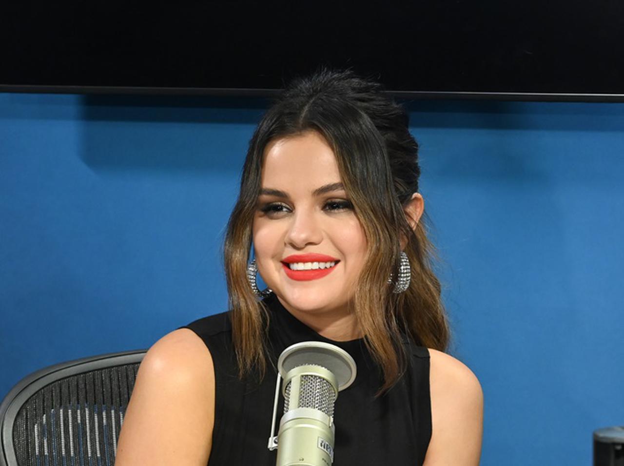 セレーナ・ゴメスが鼻ティッシュ！普通ならば「絶対見られたくない姿」をSNSでさらす