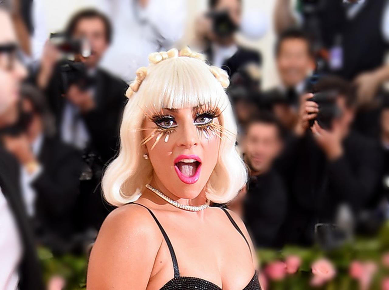 レディー・ガガ、一般人やダンサーの行動で秘密の撮影がバレる