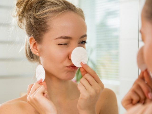 美肌のカギは「クレンジング」！セレブのメイクの落とし方と愛用コスメ３選