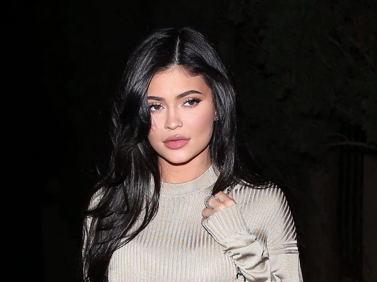 カイリー・ジェンナー、インスタグラムの「カーダシアン家フィルター」に挑戦した結果…