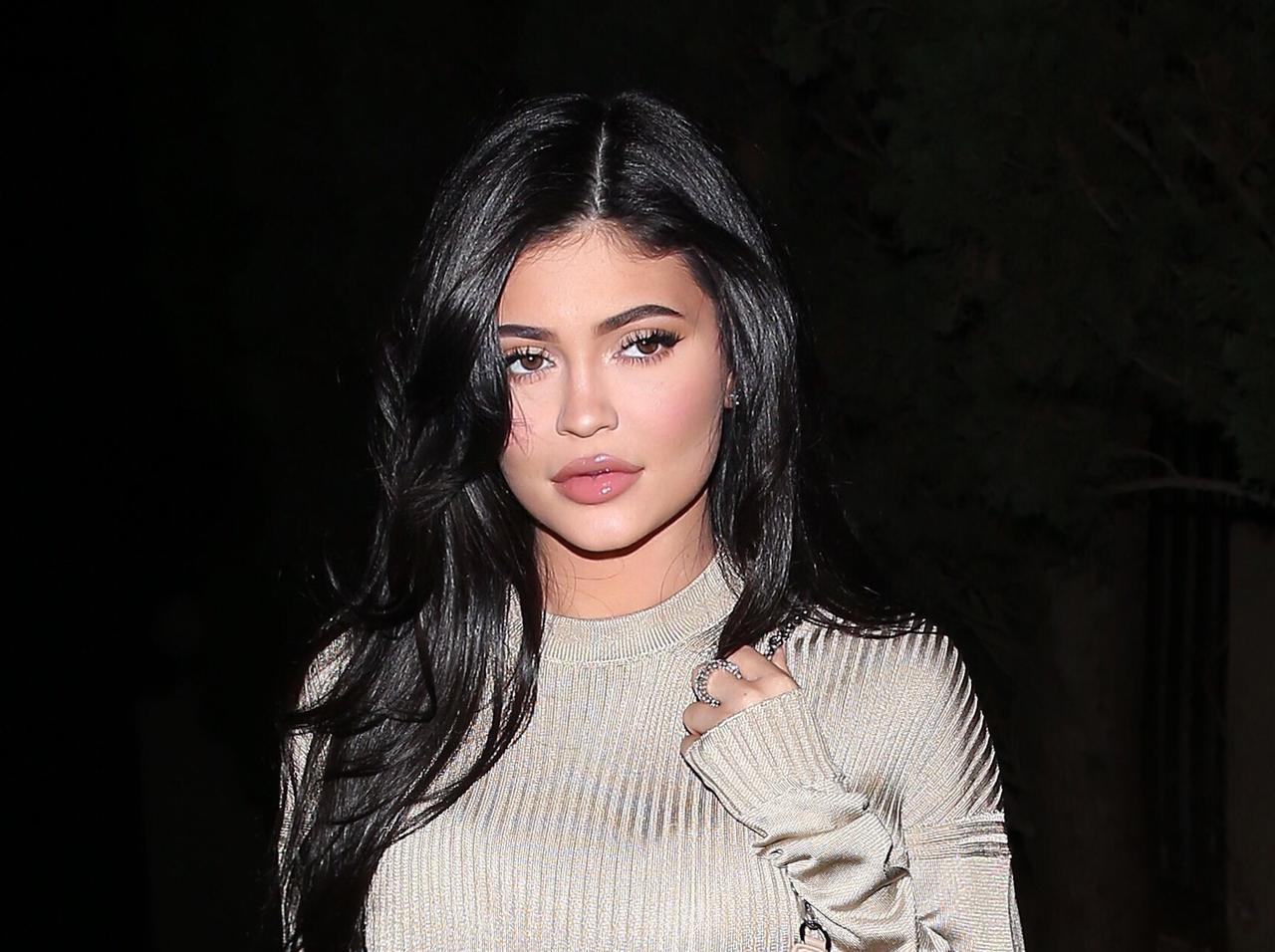 カイリー・ジェンナー、インスタグラムの「カーダシアン家フィルター」に挑戦した結果…