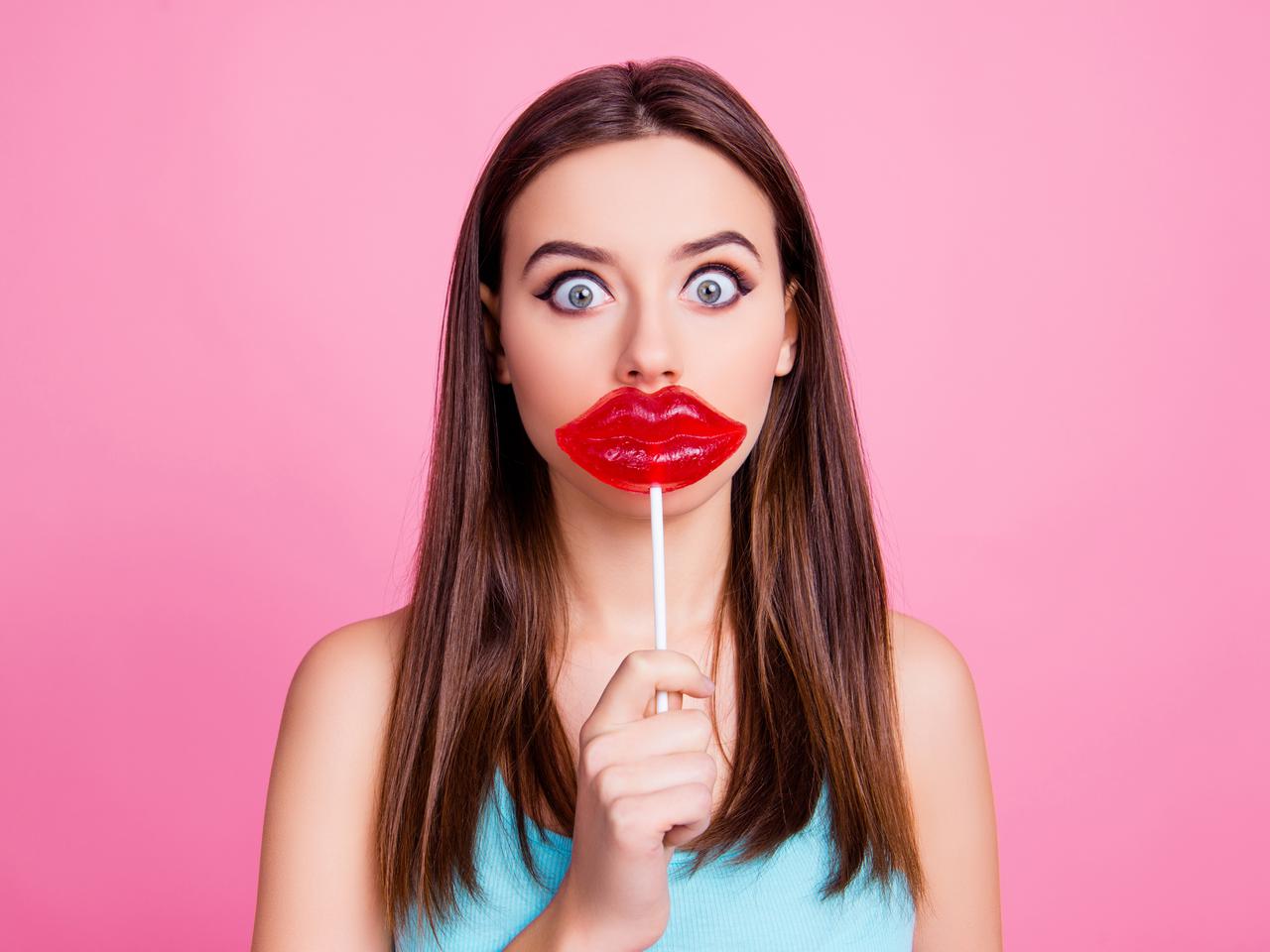 不自然な「オーバーリップ」を防ぐ!リップライナーの上手な引き方