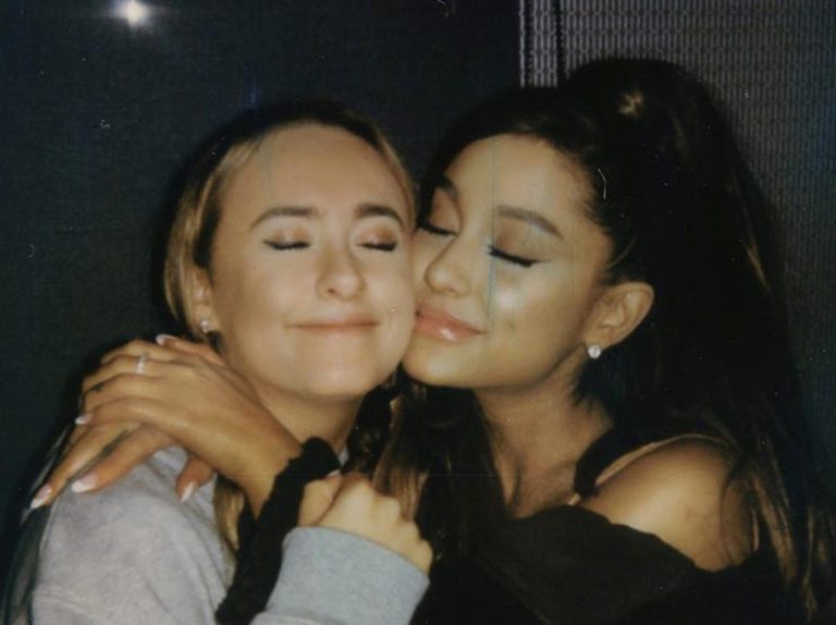 アリアナ・グランデが10代からの親友と絶交、フォロー外した背景を明かす