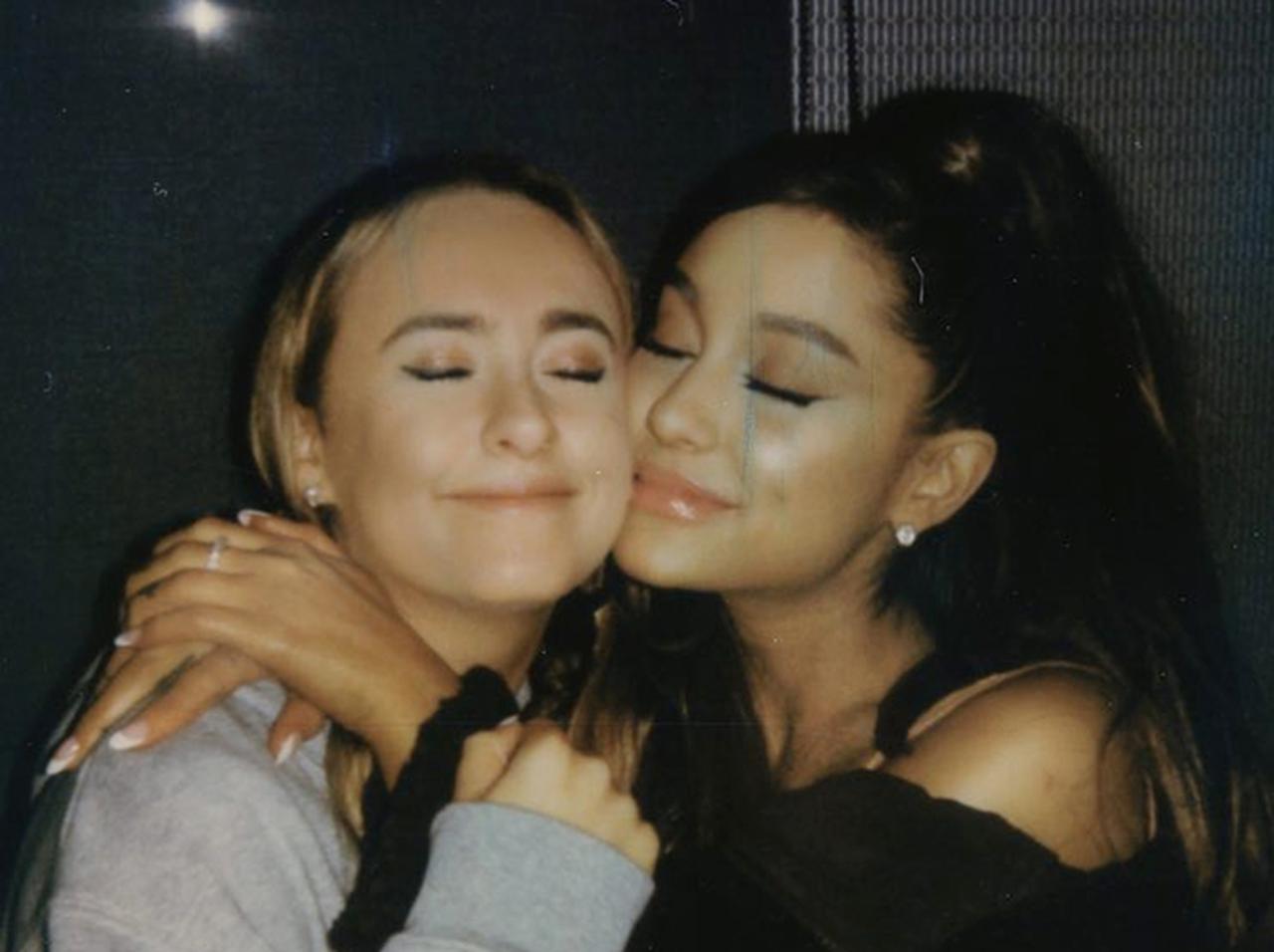 アリアナ・グランデが10代からの親友と絶交、フォロー外した背景を明かす