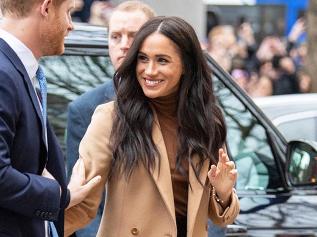 メーガン妃、2020年初公務に「H&M」で1000円台のアイテムを取り入れる
